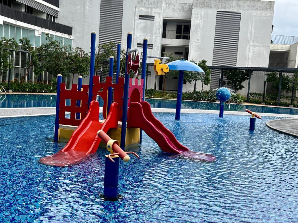 Mins To Johor Bahru Legoland Encorp Marina Puteri Harbour Sea View Apartment