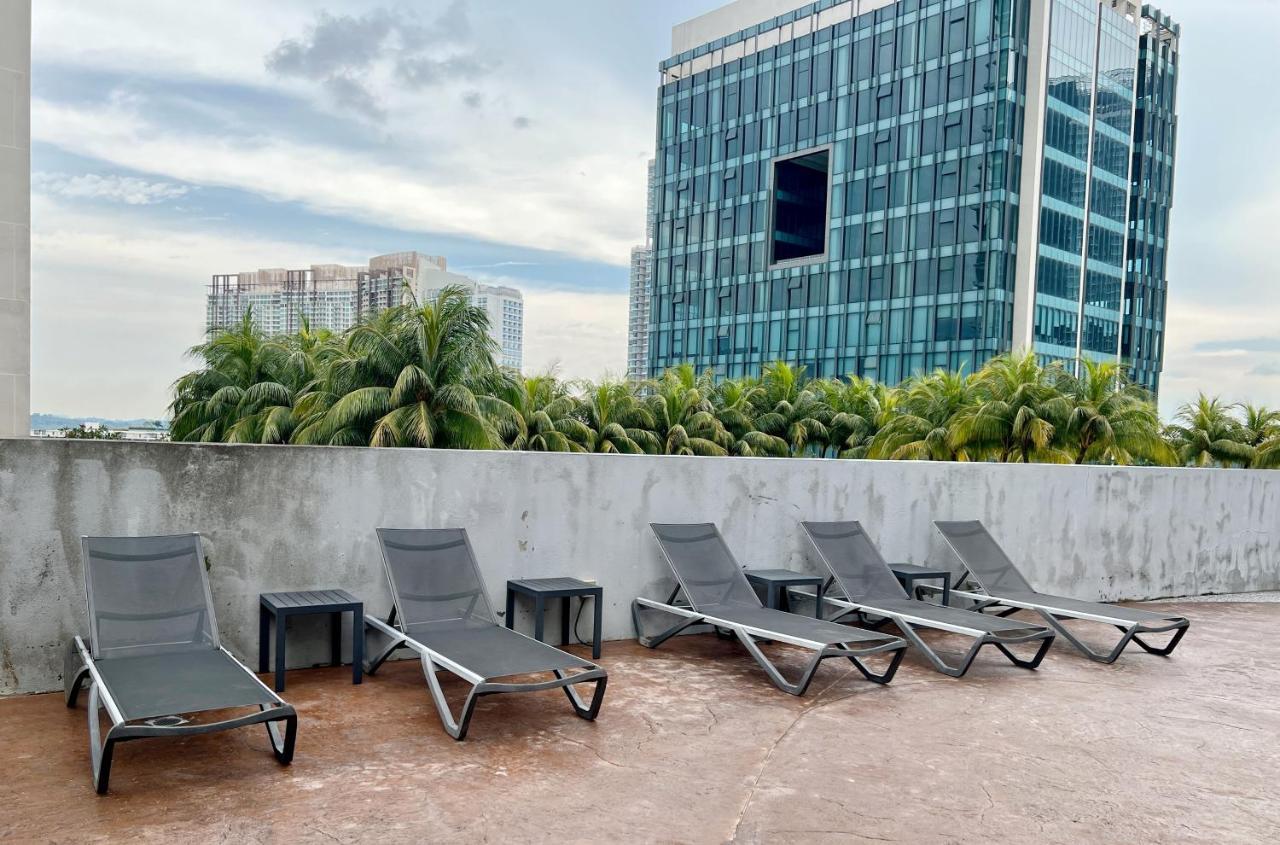 Apartment Mins To Johor Bahru Legoland Encorp Marina Puteri Harbour Sea View